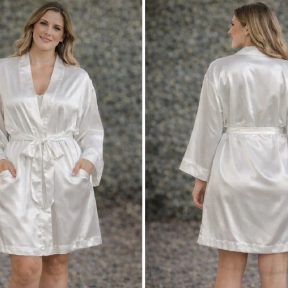 Victoria's‎ Secret Satin Short Robe - Ivory White